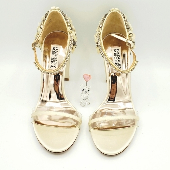 Badgley Mischka Fernanda Ivory heels NWOB - Picture 4 of 11